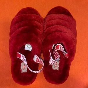 Ugg 8 men slipper flip flops with elastic back. Reddish great condition